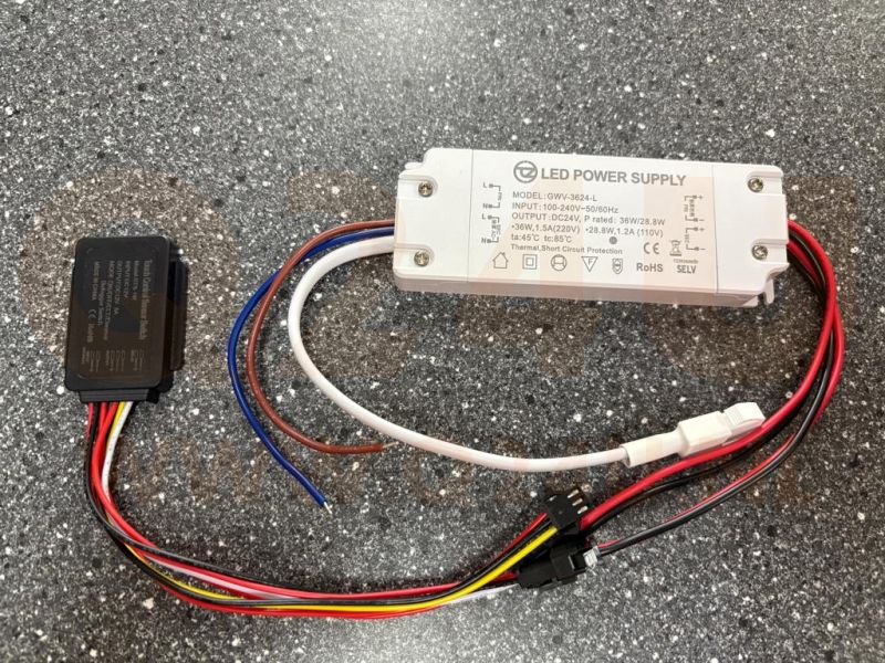 Driver LED 24V 3A 36W con interruttore touch e uscita 230V per riscaldamento dello specchio – Modello GWV-3624-L