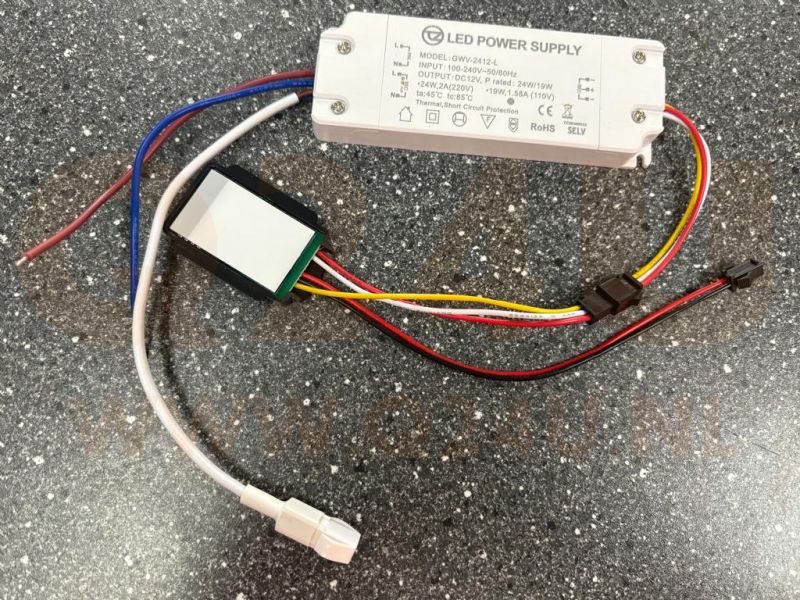 Driver LED 12V 2A 24W con dimmer touch e uscita 230V per riscaldamento dello specchio – Modello GWV-2412-L
