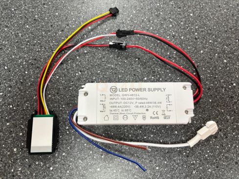 Driver LED 12V 4A 48W con interruttore touch e uscita 230V per riscaldamento dello specchio – Modello GWV-4812-L