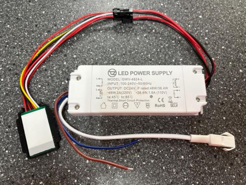 Driver LED 24V 4A 48W con interruttore touch e uscita 230V per riscaldamento dello specchio – Modello GWV-4824-L